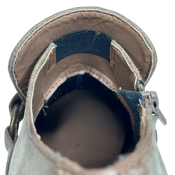 New 2 Lips Too Women Ankle Bootie Light Brown Burnished Toes Slip On & Zip 7.5 - Picture 8 of 14